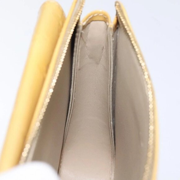 Share LOUIS VUITTON Monogram Vernis Motto Accessory Pouch Beige - Picture 14 of 16